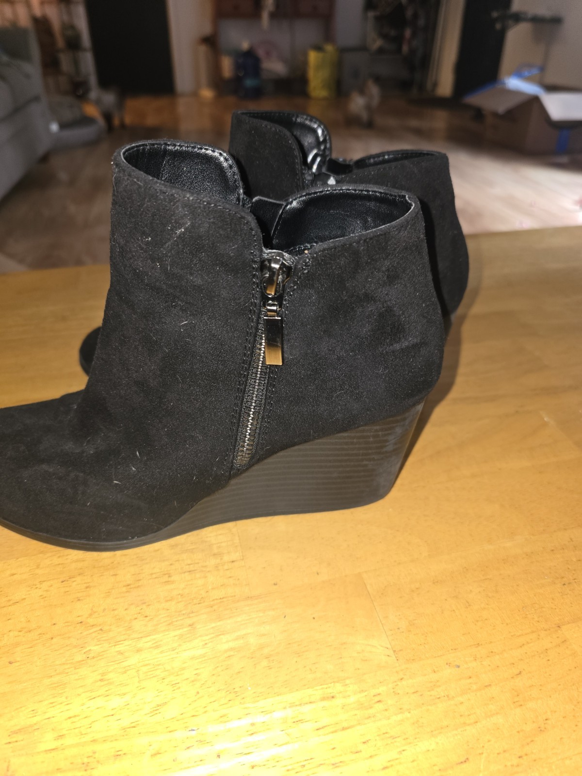 Women’s Black Suede Ankle Bootie Round Toe Zip Wedge Style US 8.5