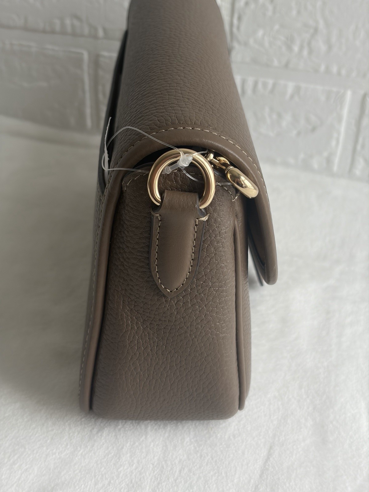 Coach Pebbled Shoulder Bag Dark Stone Turn Lock Crossbody Strap Gold Pockets