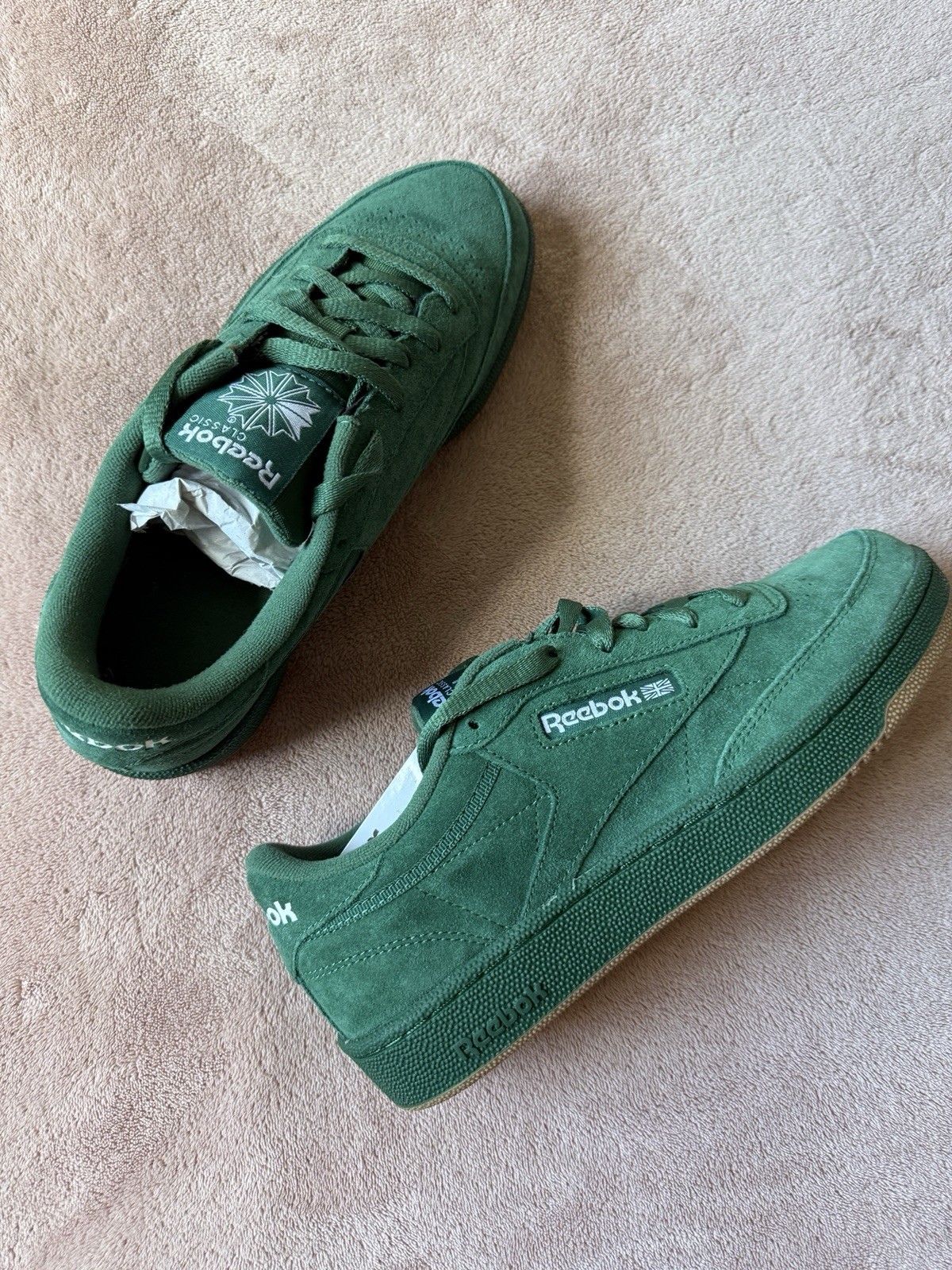 Reebok Classic Green Suede Low-Top Lace-Up Sneakers Gum Rubber Sole