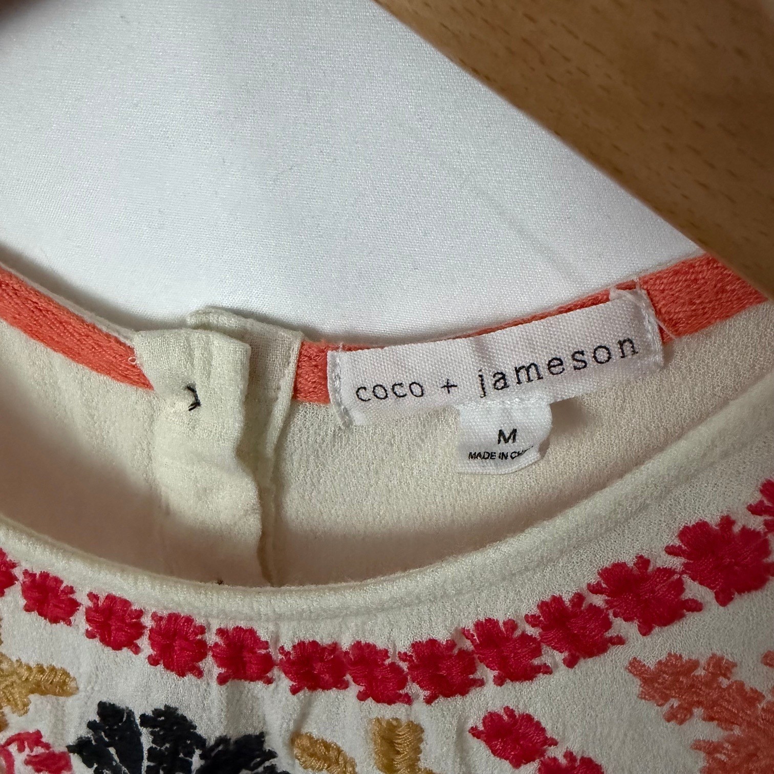 Coco + Jameson Embroidered Boho Womens Medium Ivory Top Festival