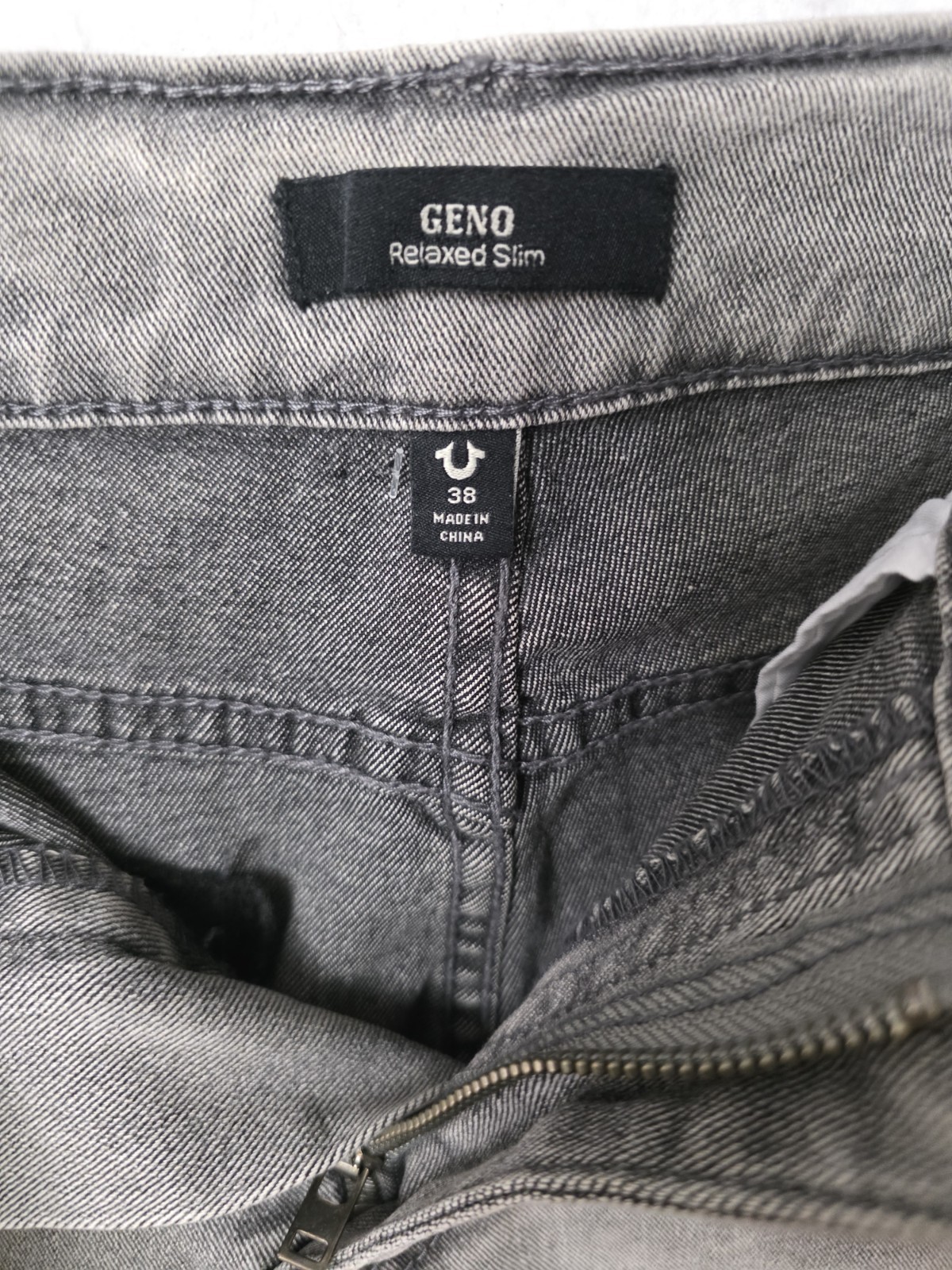 True Religion Geno Sn Slim Style 700387 Gray Silvery Wash Size W38x32L