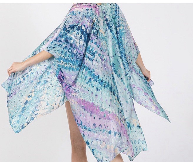 Abstract Print Silky FeelKimono PonchoOne size • New with tags