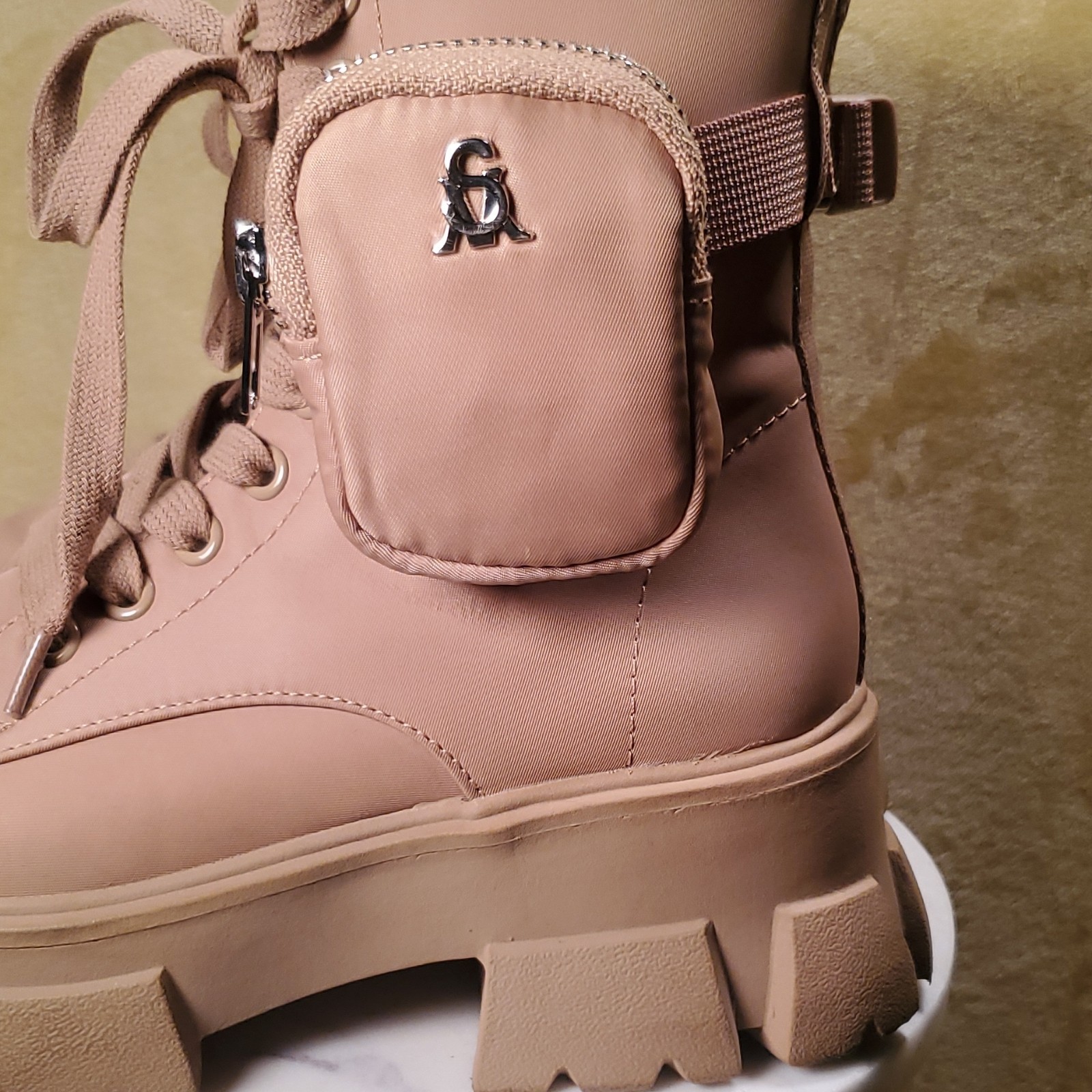 Steve Madden Thunder Women’s Beige Mid-Calf Combat Boots US 7 Pouch Lug Sole
