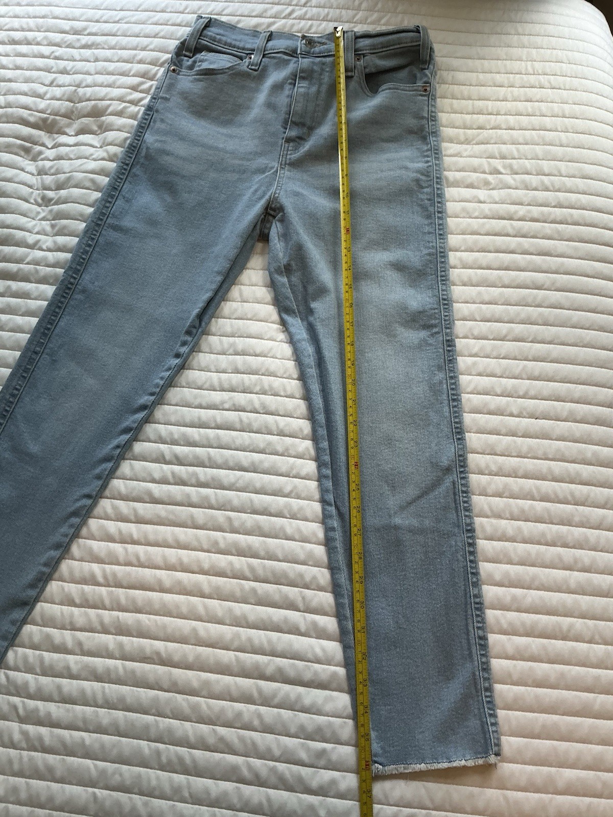 Signature by Levi Strauss & Co. Light Wash High Rise Skinny Jeans Sz 4