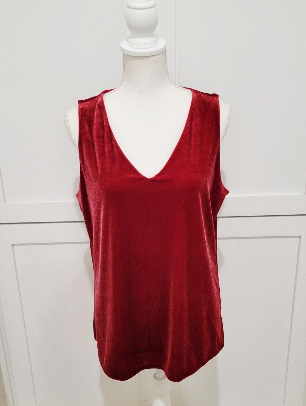 WHBM Red Velvet Sleeeless V-Neck Top | Size XL
