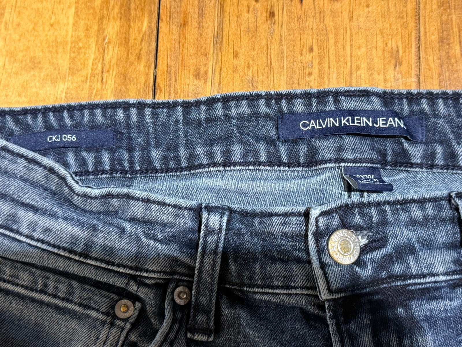 CALVIN KLEIN MENS BLUE JEANS-CJK 056 RELAXED STRAIGHT FIT-SIZE 33 x 30