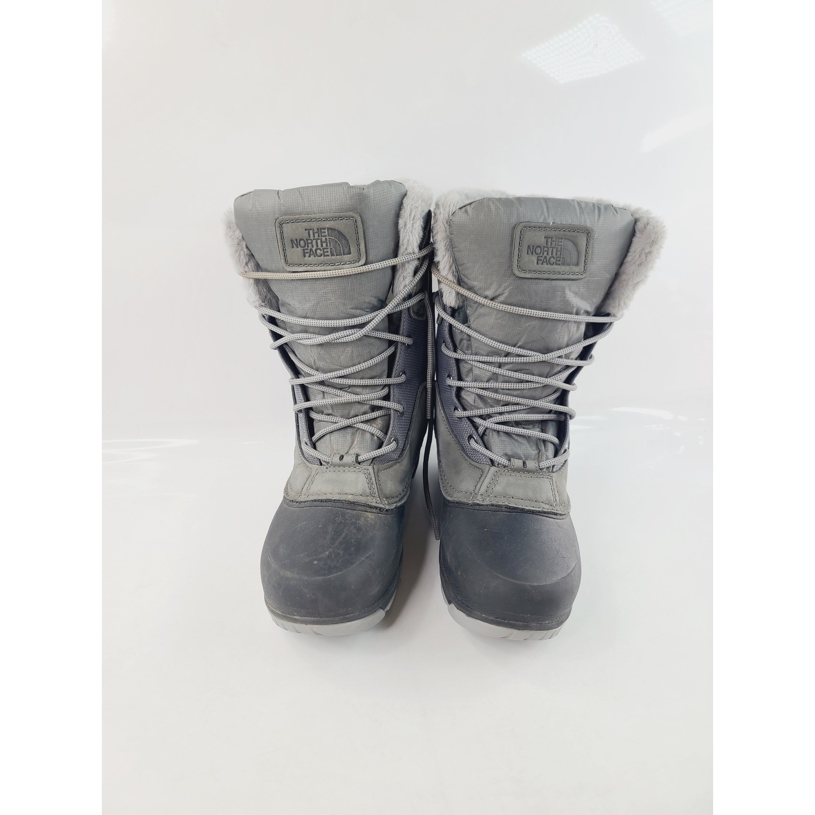 The North Face, Synthetic/Rubber/Faux Fur Snow Boots Women Size 10.5 Gray/Black.