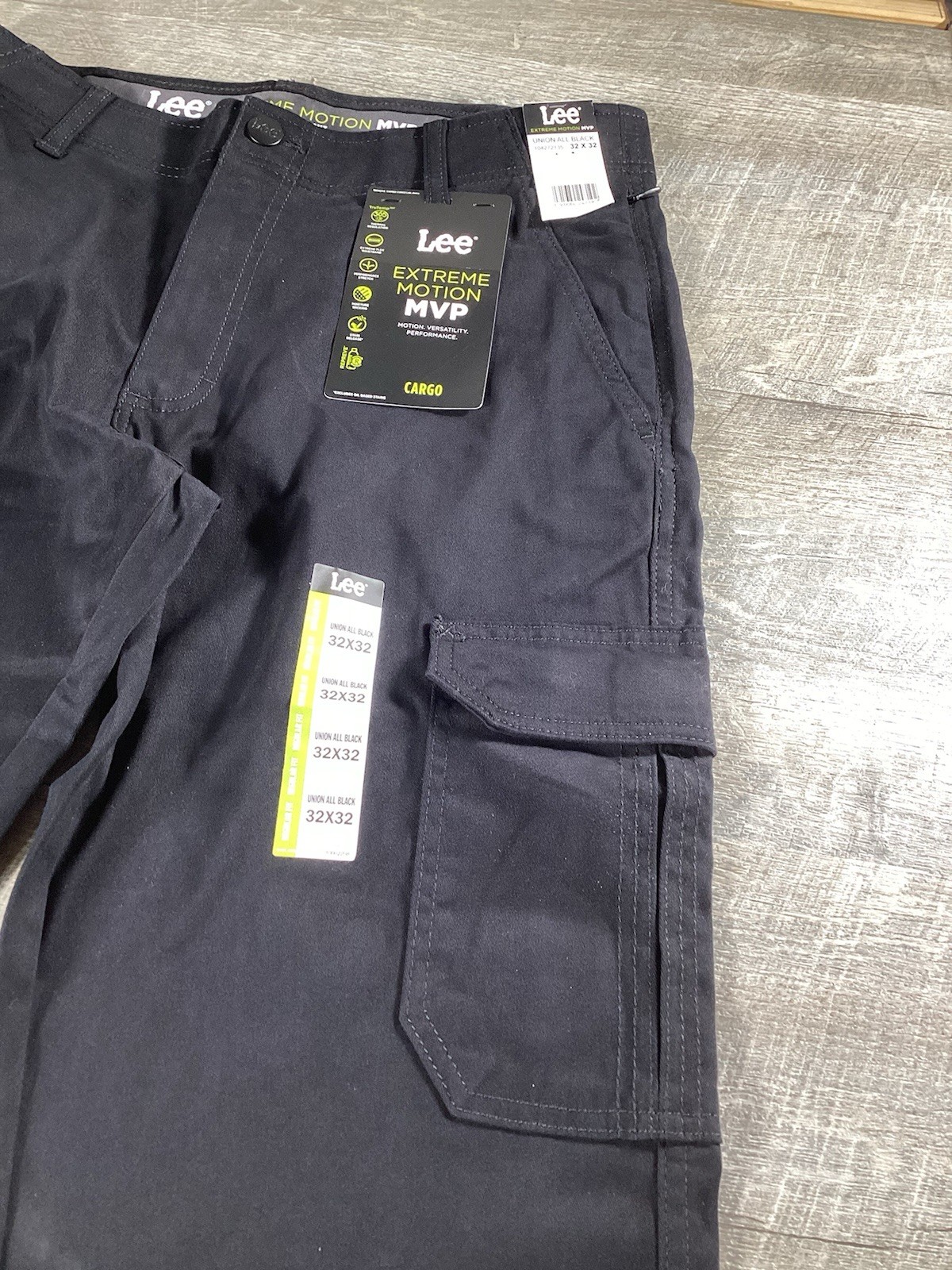 Lee Extreme Motion MVP Cargo Pants 32×32 Black Regular Straight Work Stretch NWT