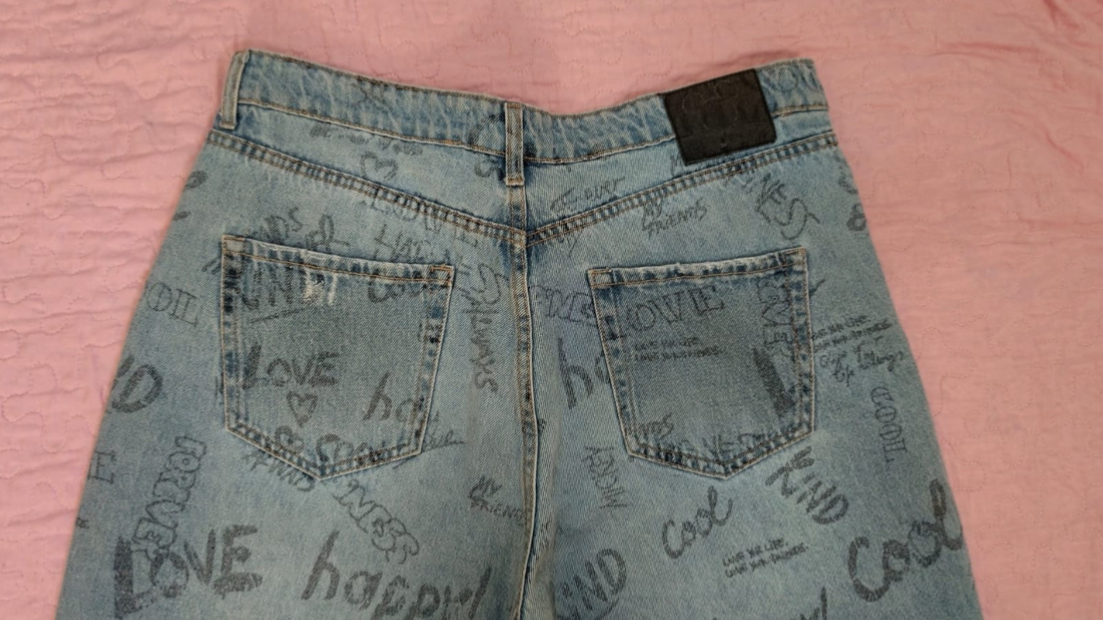 Disney Mickey Mouse Stradivarius Mom Jeans EUR 44 UK16 Graffiti Print