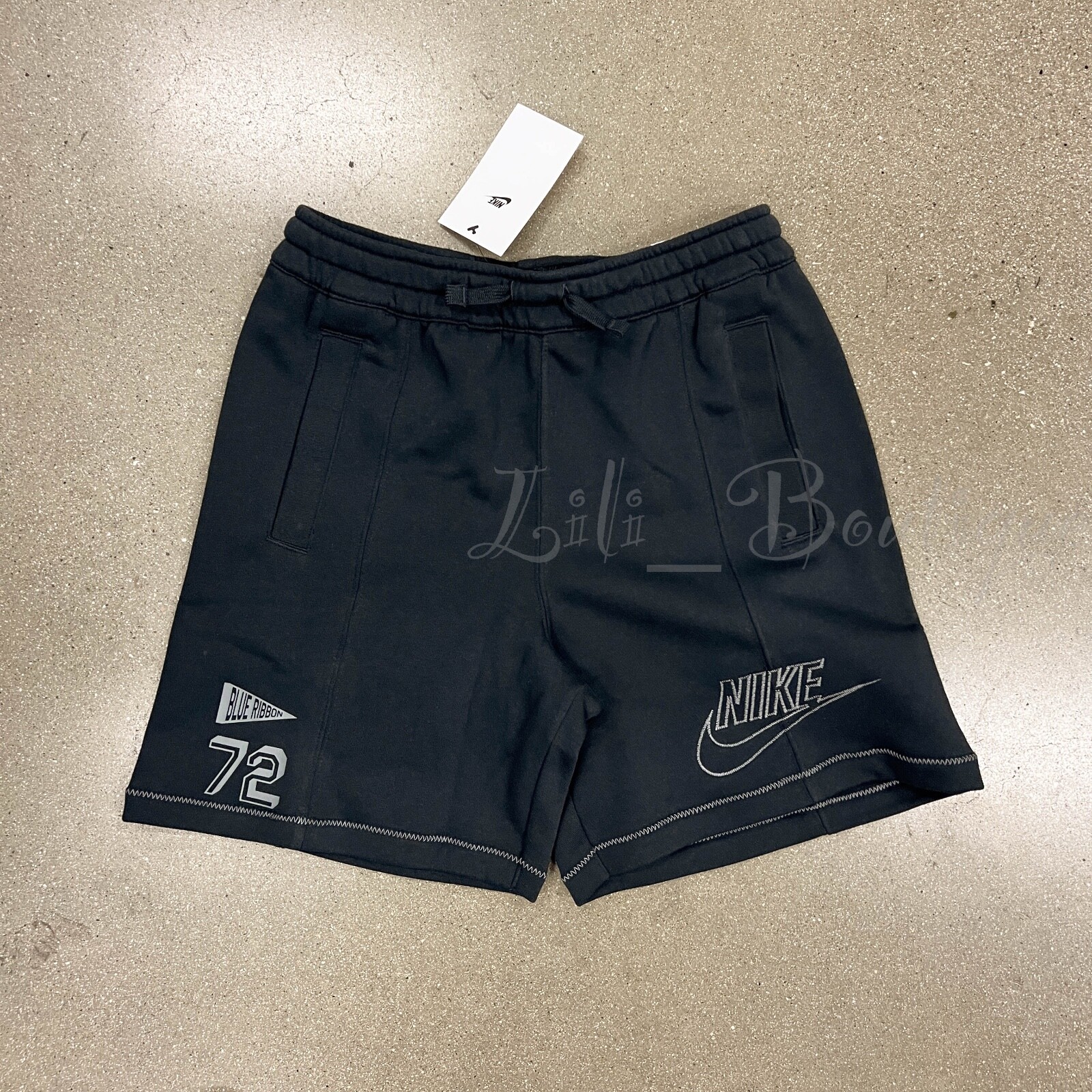 NWT Nike Boy’s DQ9077-010 Big Kids Sportswear Standard Fit Shorts Black Size XL