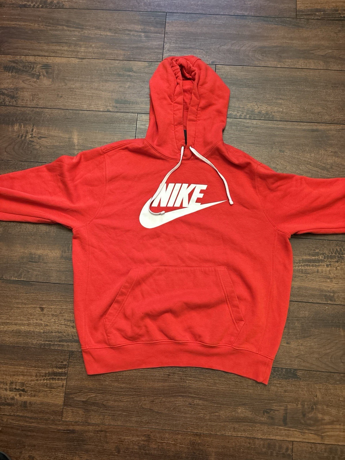 Nike Red Pullover Hoodie Men’s L Fleece Cotton Blend Logo Kangaroo Pocket