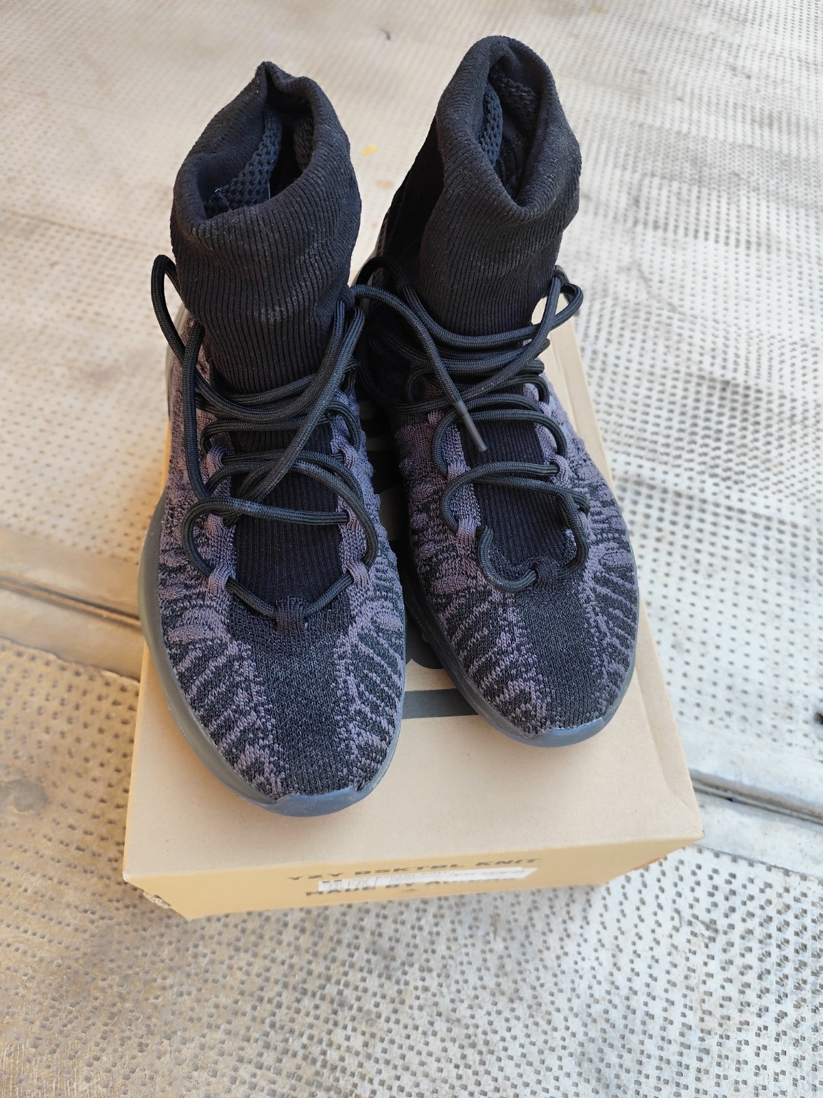 Size 10.5 – Adidas Yeezy Basketball Knit Onyx