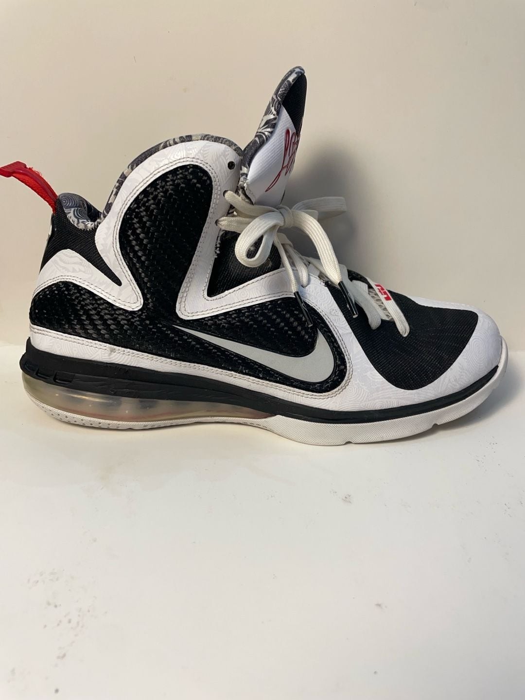Size 11 Nike LeBron 9 ‘Freegums’ Basketball Shoes