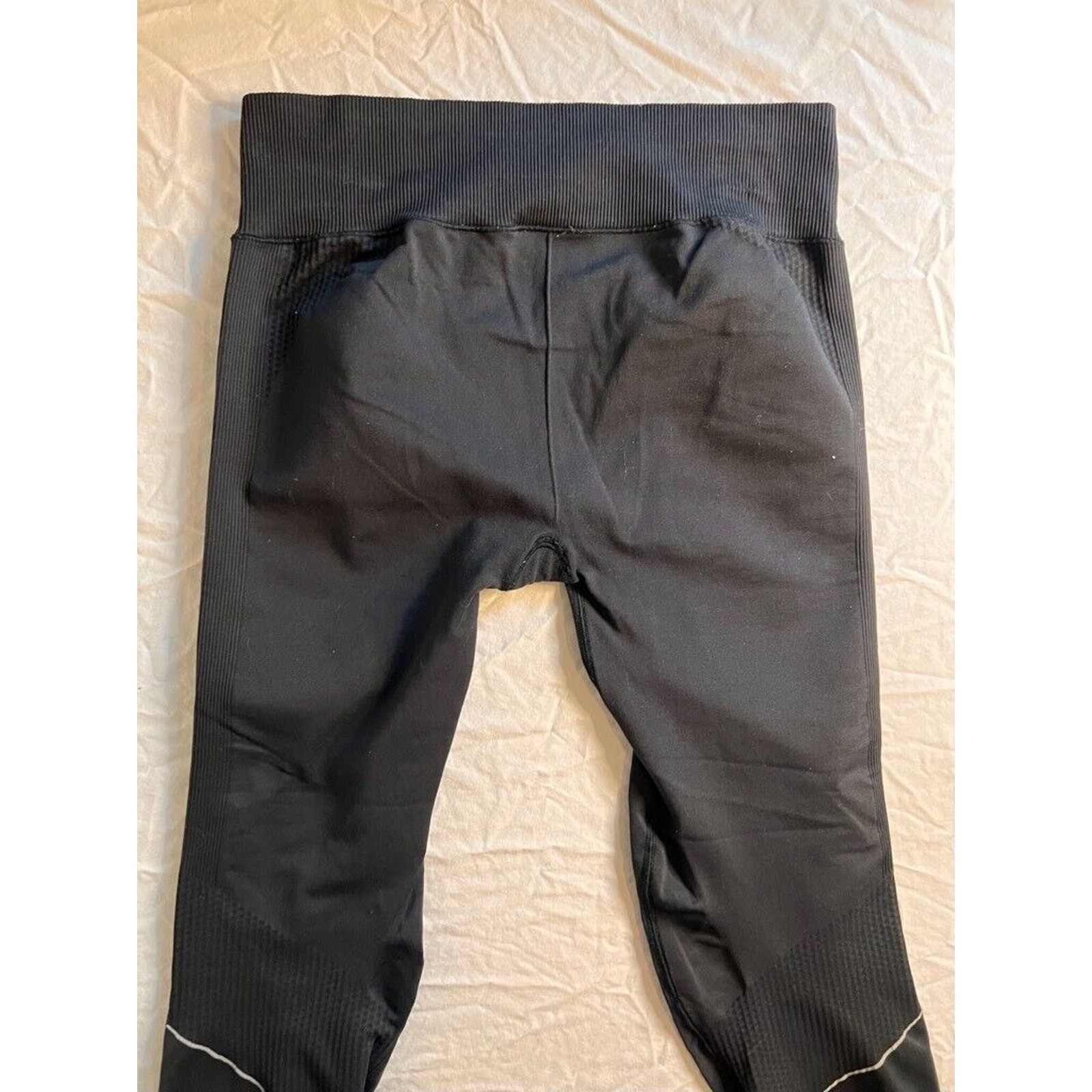 Under Armour Womens Leggings Pants Black Mid Rise Yoga Waistband Workout MEDIUM
