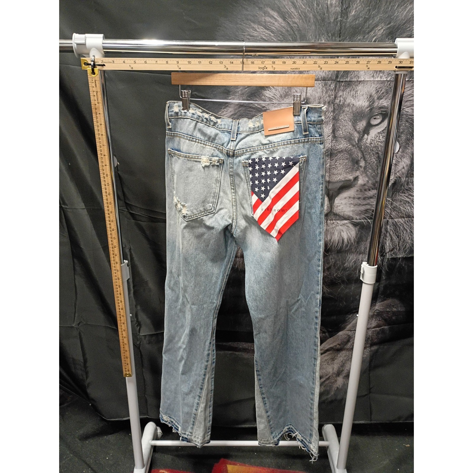 First Row Relaxed Flare Distressed Jeans Light Wash USA Flag Size 34 NWT