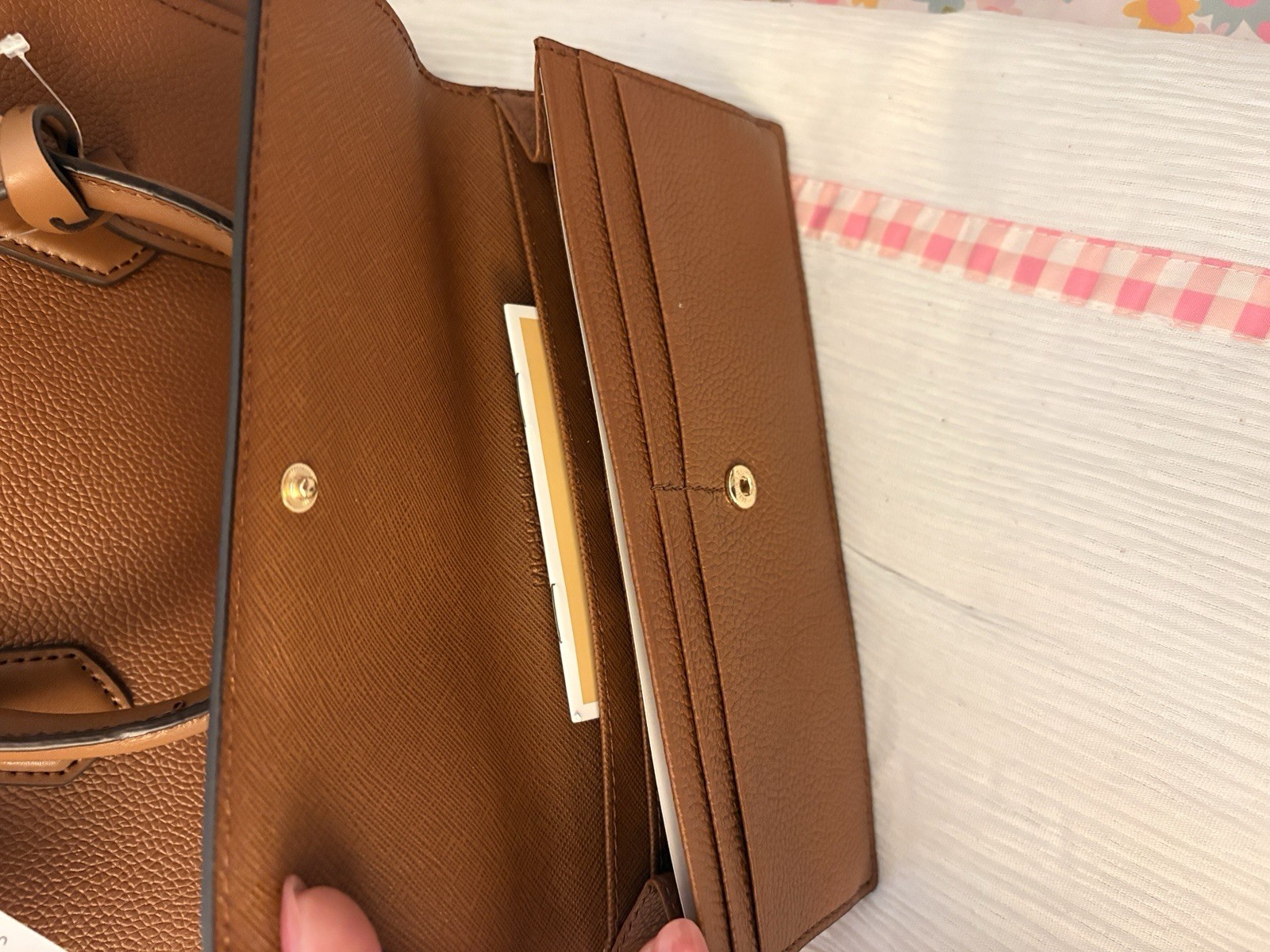Brand New Michael Kors Hayes Medium Leather Messenger Bag with Matching Wallet