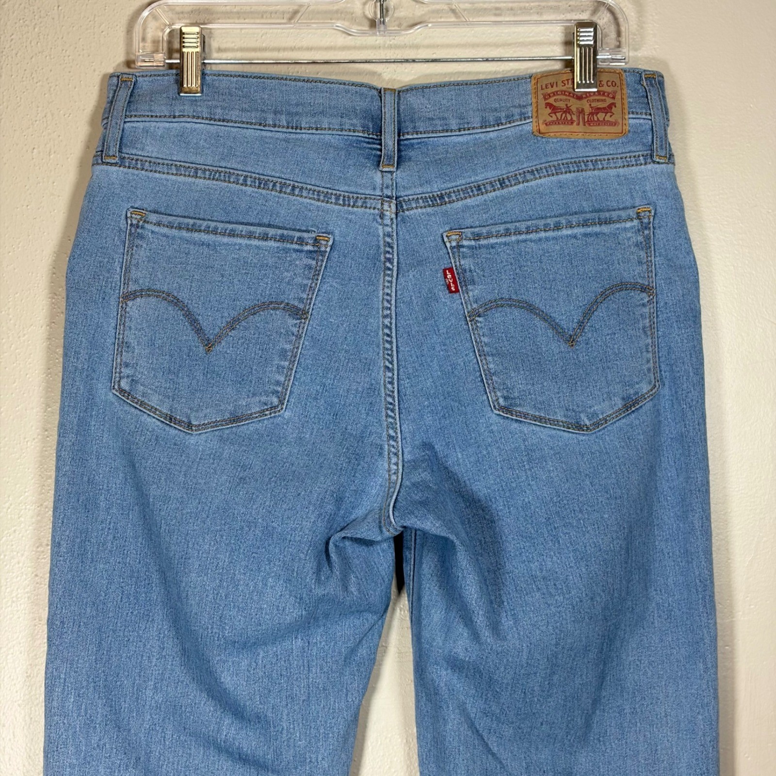 Levis 314 Shaping Straight Jeans Womens 30 Light Wash Blue Denim Mid Rise 31×31