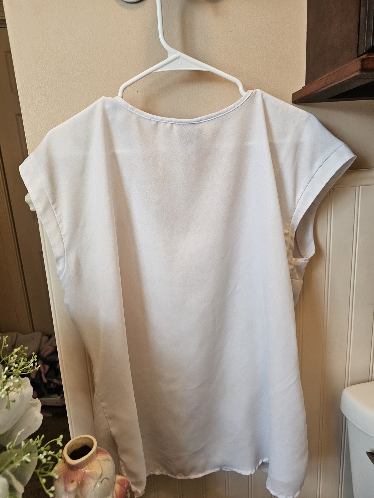 WORTHINGTON WHITE LACE SHEER OVERLAY ON WHITE SLEEVELESS BLOUSE FLORAL WOMENS SM