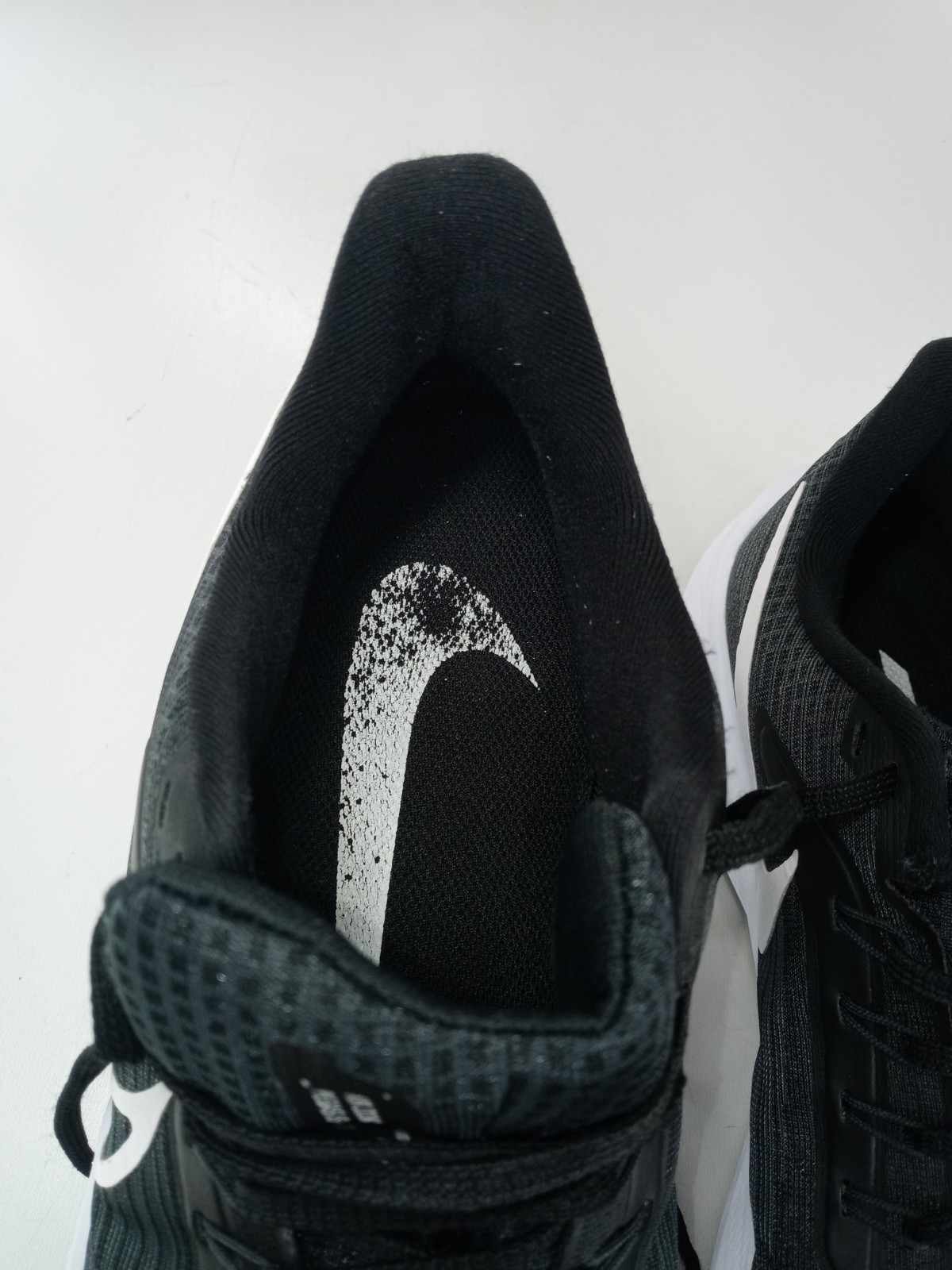 Nike Air Zoom Pegasus 39 Men Black White Running Shoe Sneaker DH4071-001 Sz 10.5