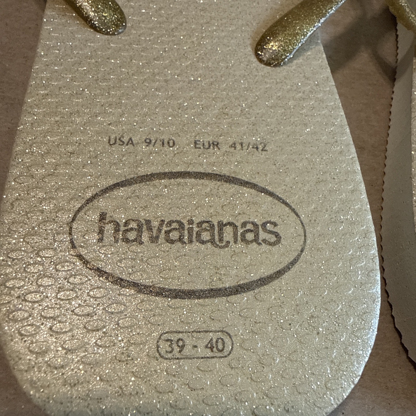 HAVAIANAS Slim Gold with Glitter Footbed and Glitter Straps 39/40 – New