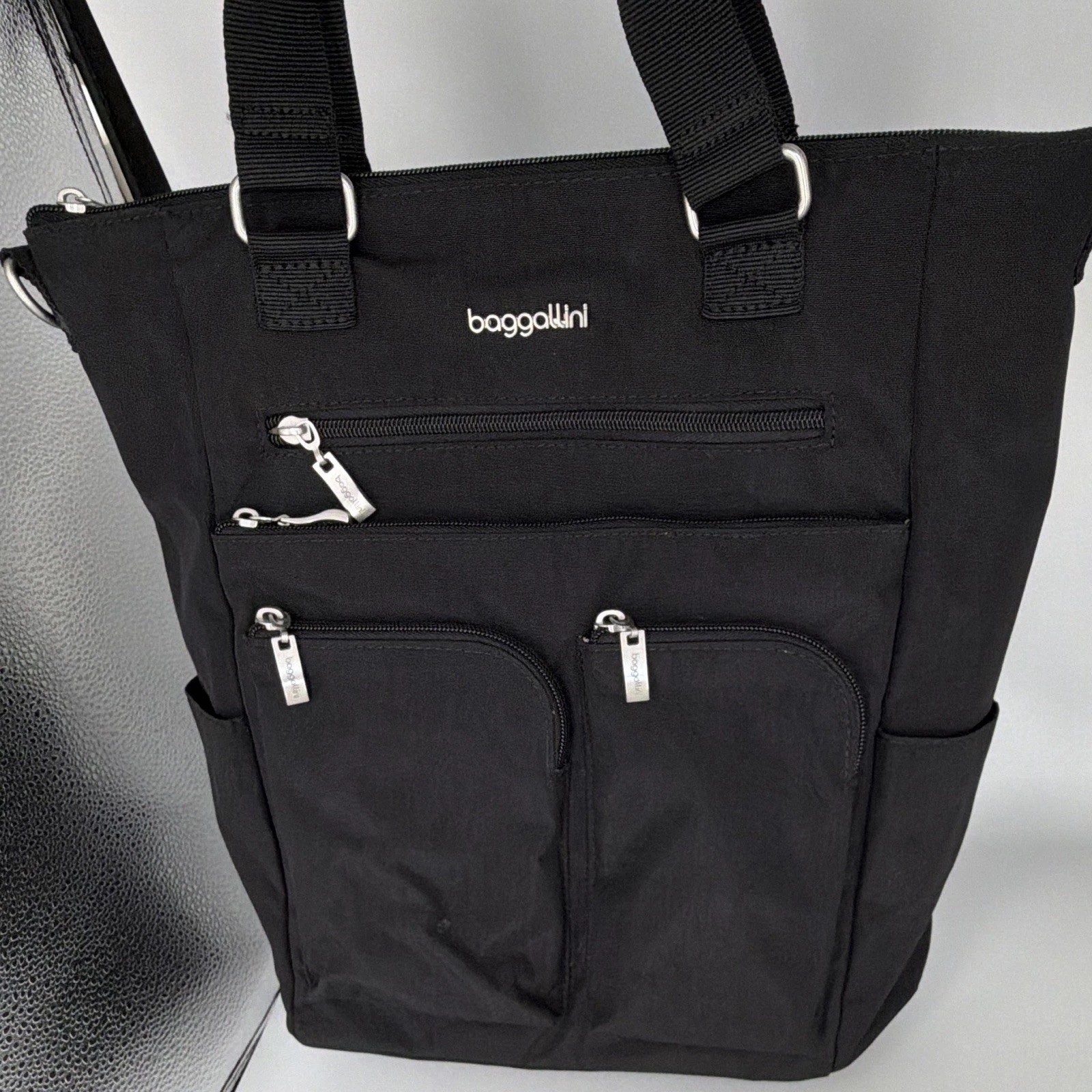 baggallini Black Medium Tote Bag Zip Closure, Outer Pockets, Detachable Strap