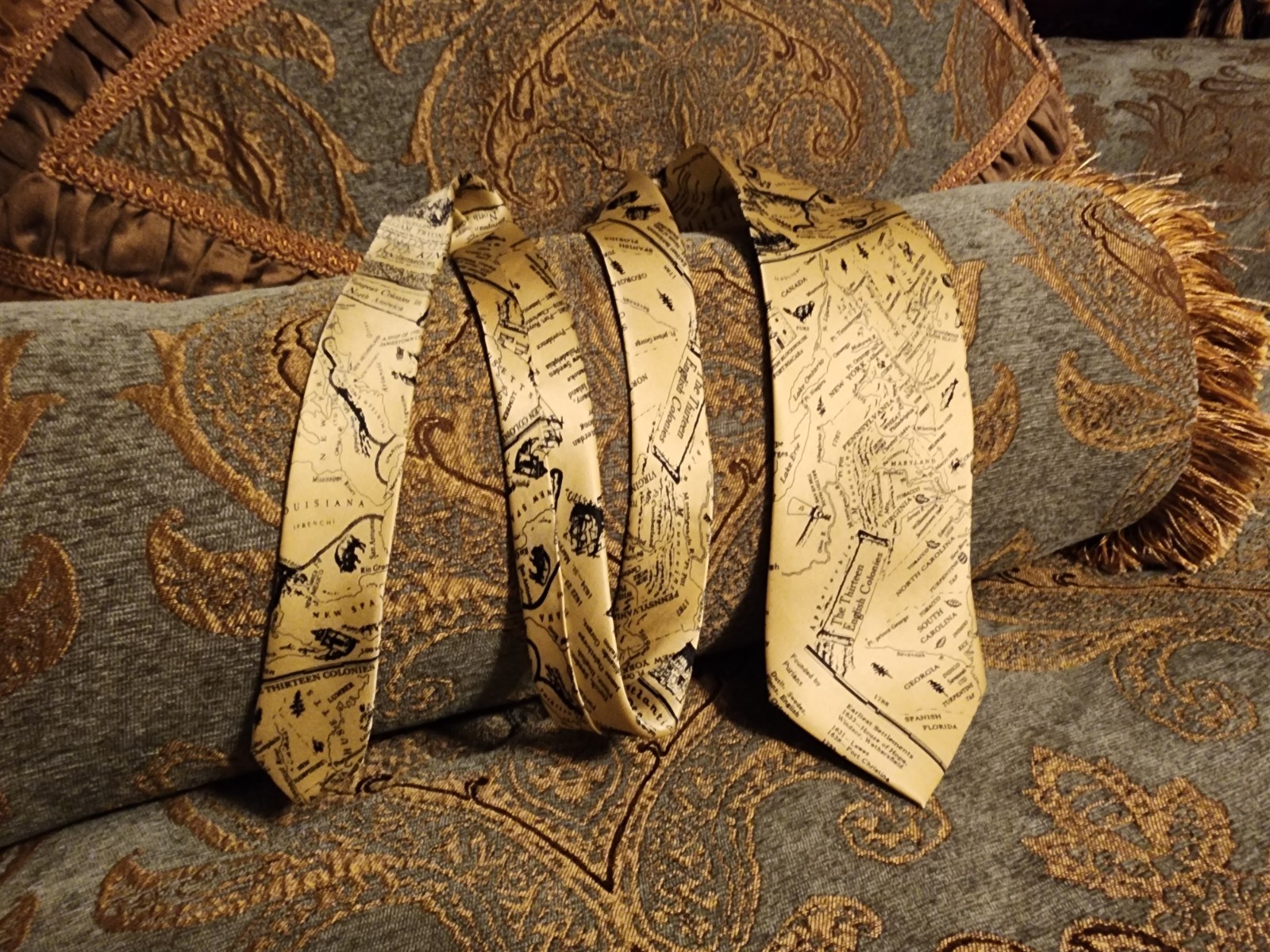 Museum Artifacts 13 Colonies Map Necktie – Handmade 100% Silk 58″x4″ (NWT)