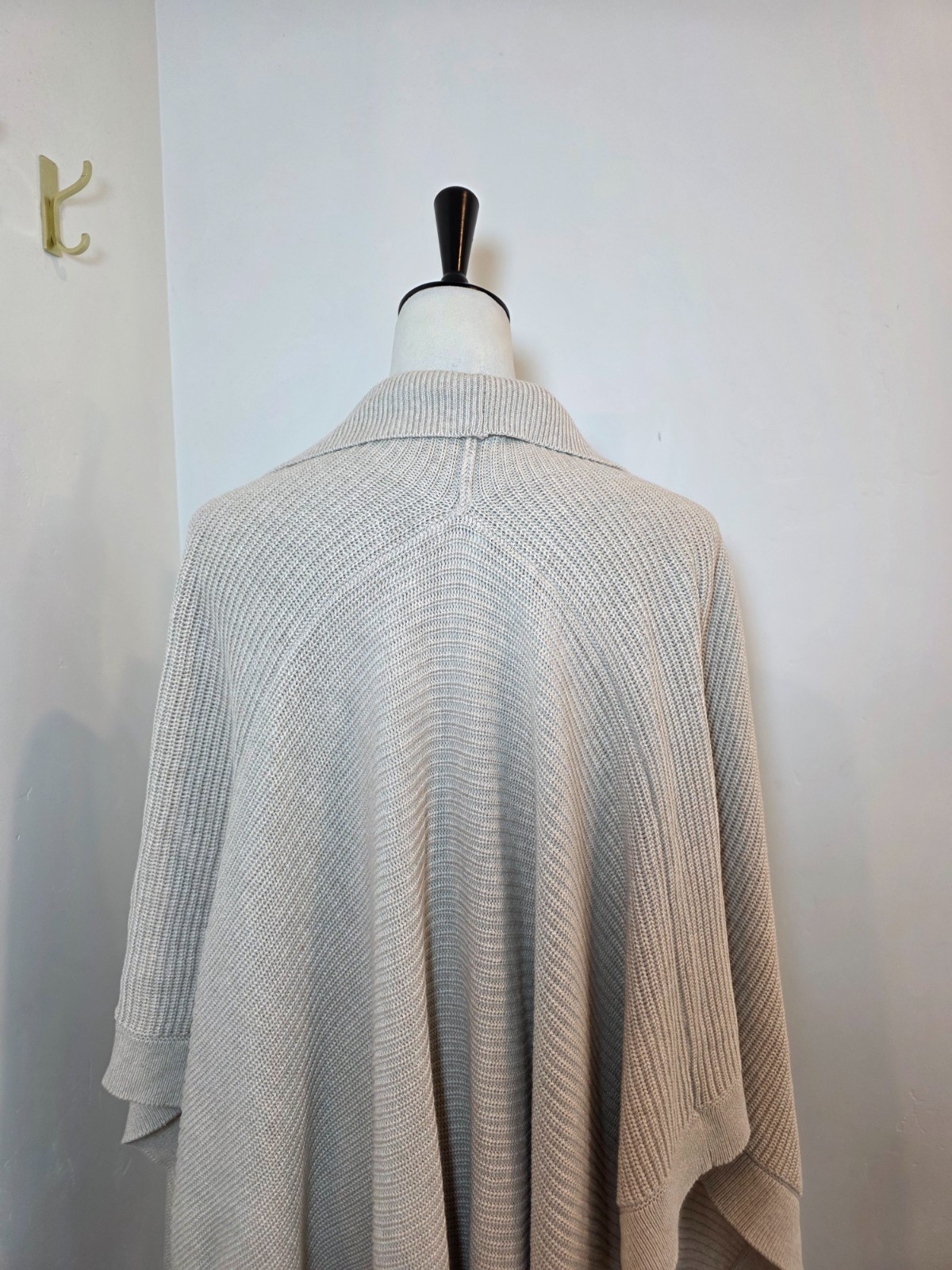 J. Jill Ruana Cape Poncho Sweater Beige One Size Neutral Cotton Blend Travel