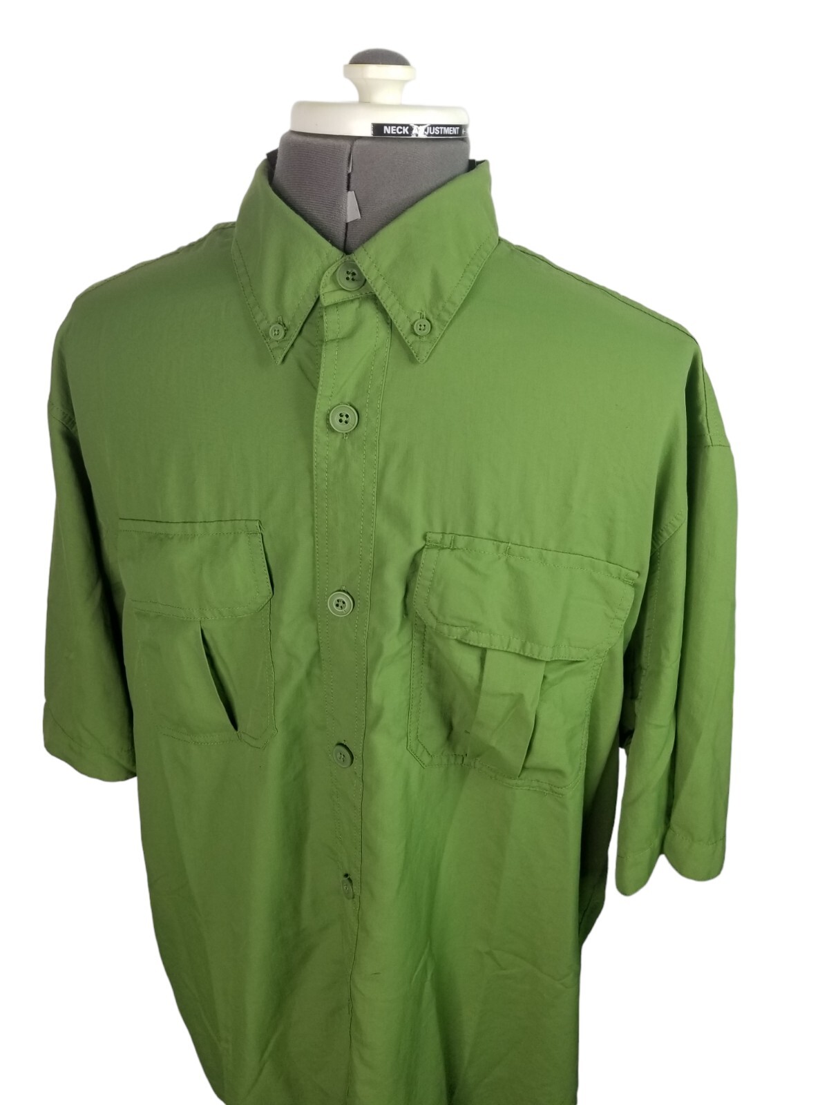 Duluth Trading Co Button Down Shirt Men’s Size LARGE Green PIT TO PIT 24 IN