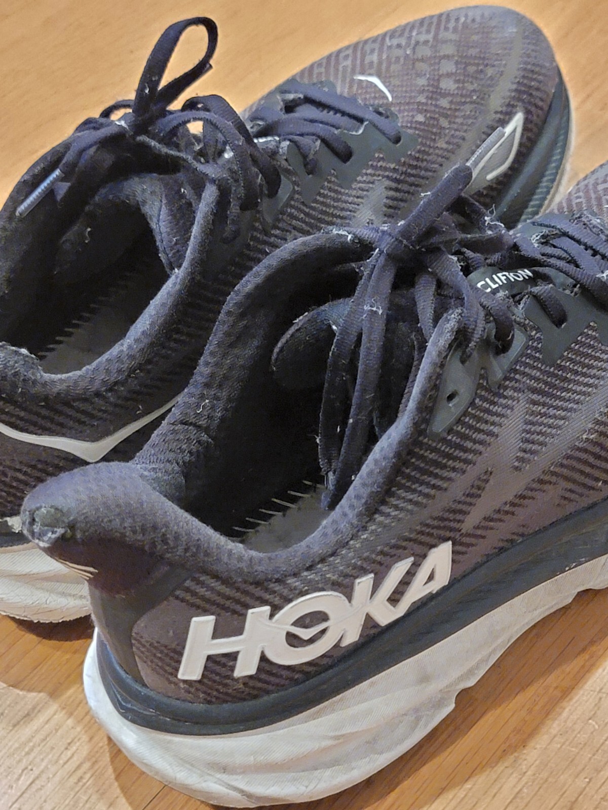 Hoka One One Mens Clifton 9 1127895 Black White Running Shoes Sz 12.5 No Insoles