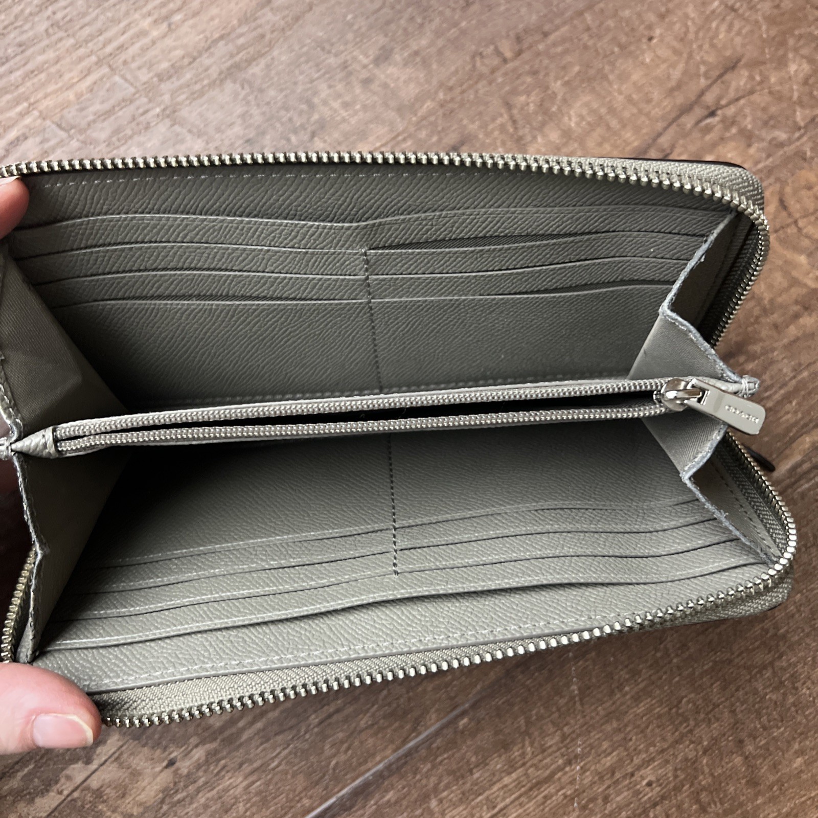 Coach Long Wallet 19cm Taupe Leather Gold Zip 12 Card Slots
