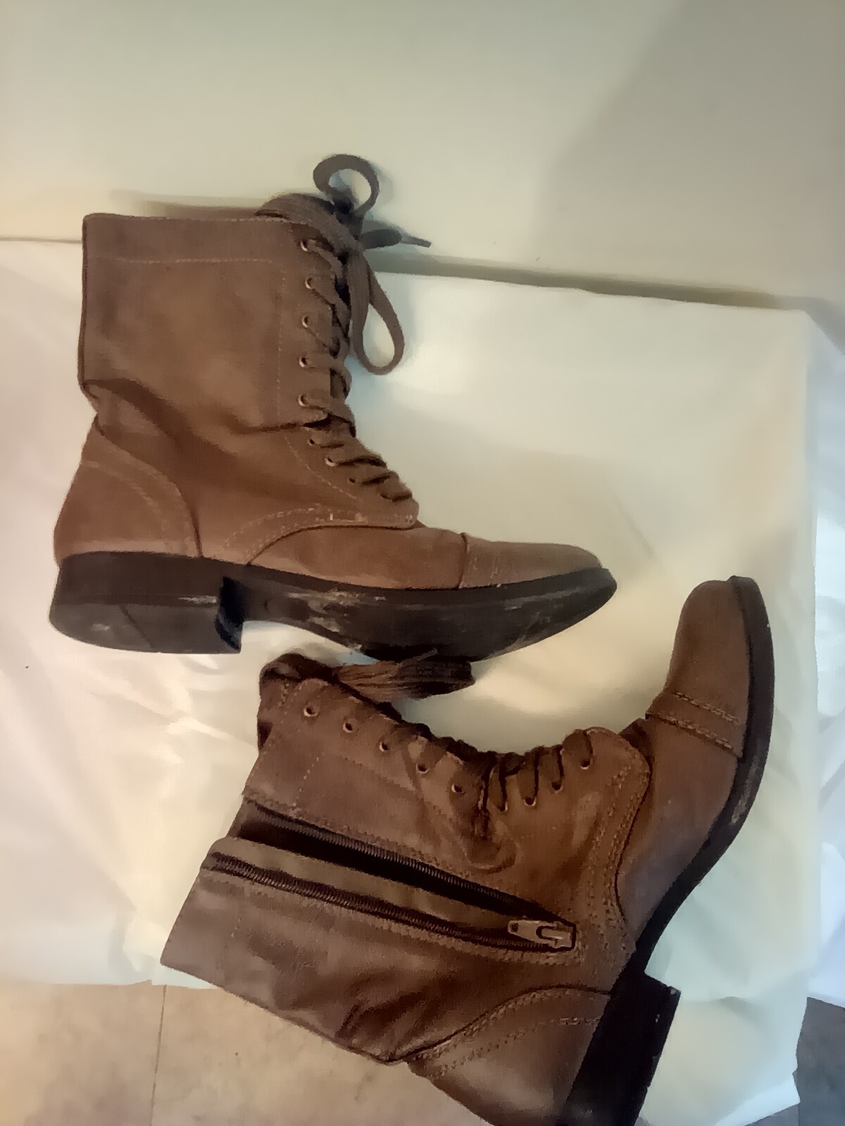 Brown all man made materials women’s ankle boot size 8 laces & Zip