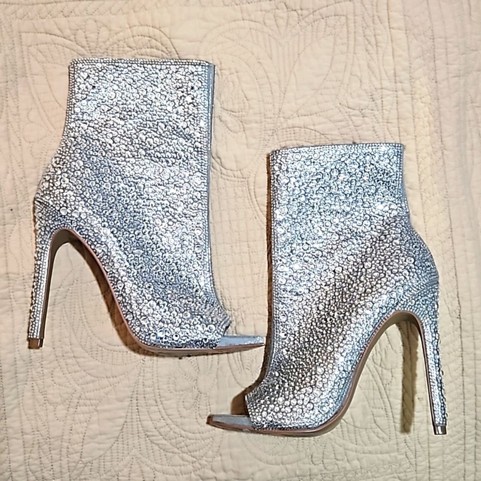 Steve Madden Women’s Dispute-r Ankle Boot peep toe 7.5