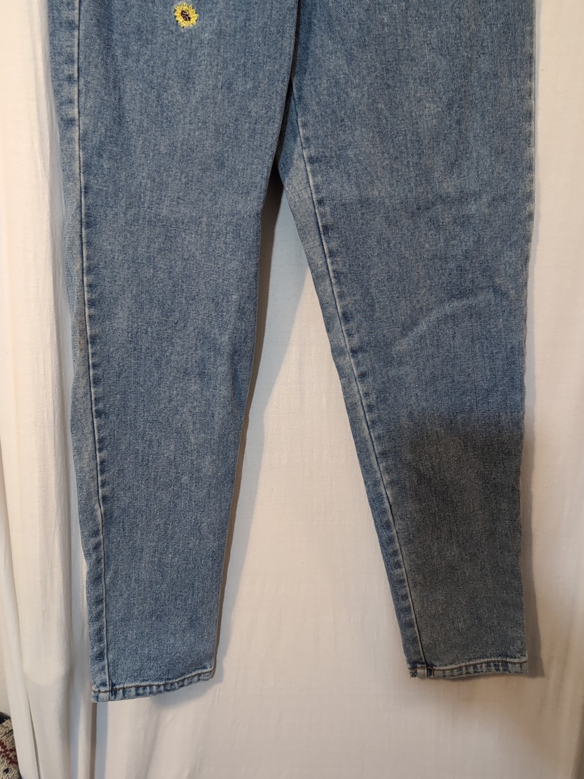Vintage No Excuses Blue Jeans Straight High Rise Womens 6 Embroidered Floral 26″
