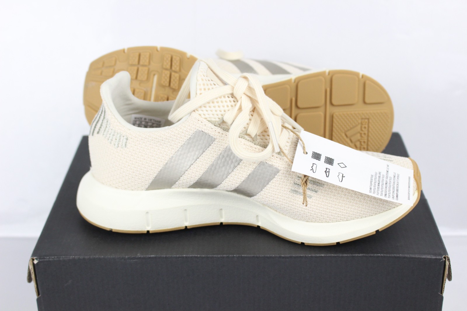 Adidas Wome’s Swift Run 1.0 Running Size 5 Wonder White Cyber Metallic Off White
