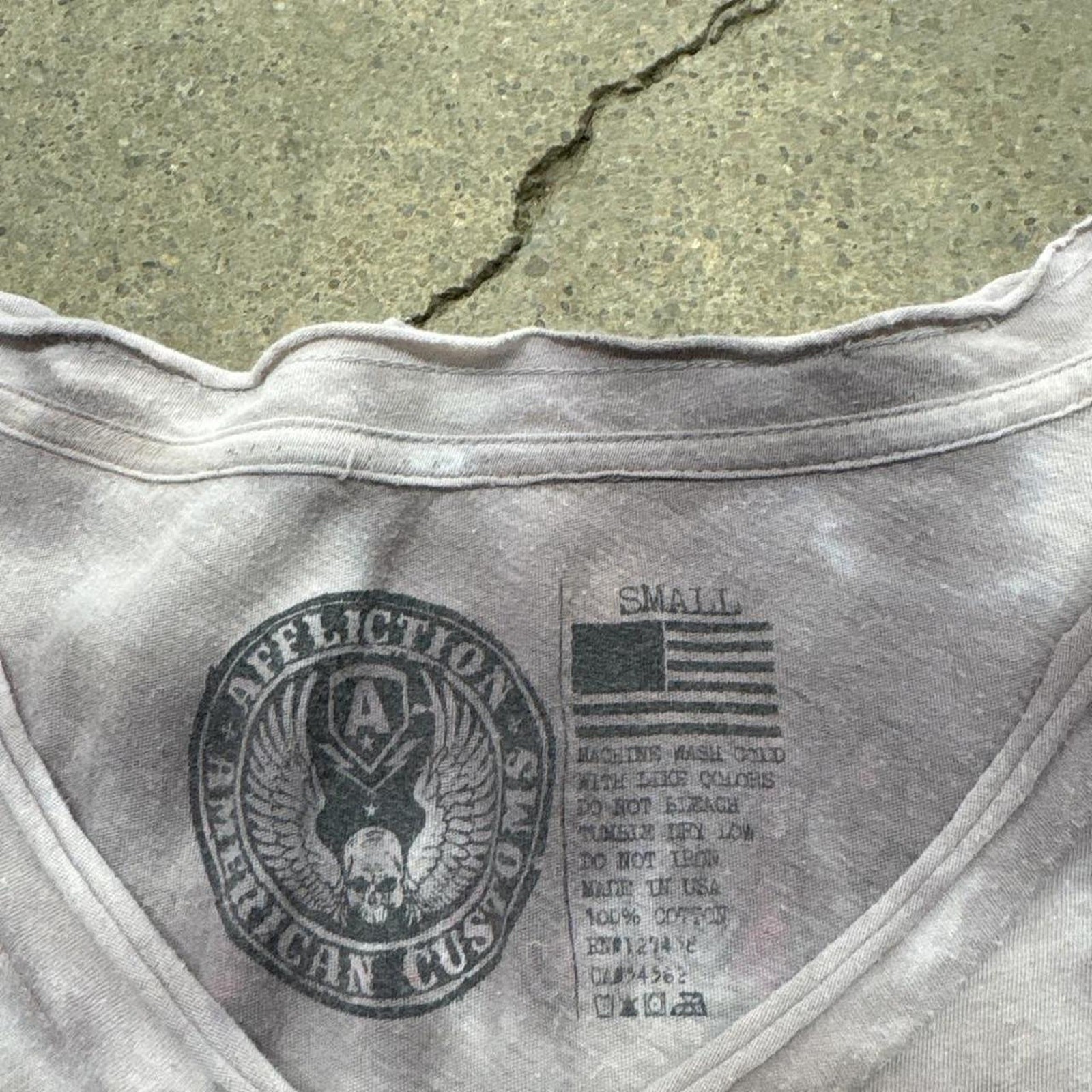 Affliction American Custom Y2K Peace Sign Bling Slim Fit V Neck T Shirt Sz S