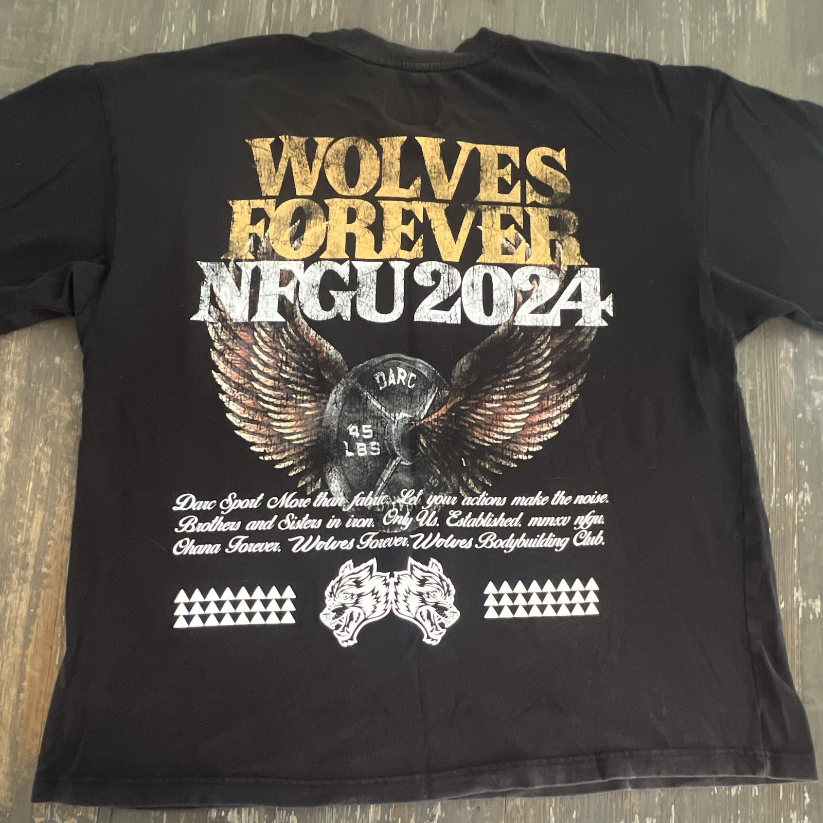 Darc Sport Premium Vintage Wolves Club Men’s XL Black Wolf Graphic Crew Neck Tee