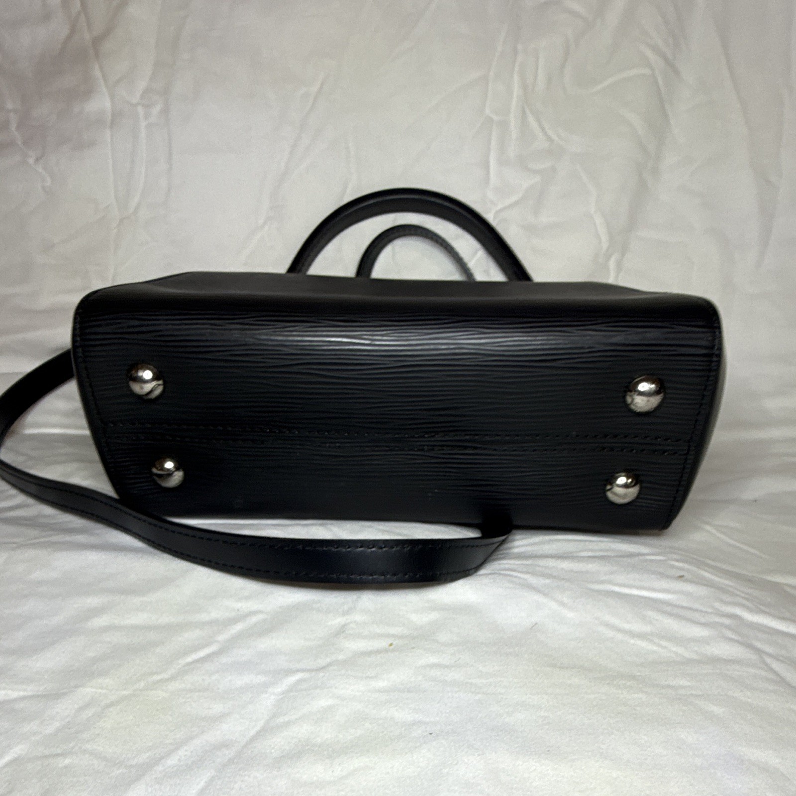 Louis Vuitton Black Epi Satchel Top Handle Zip Bag Detachable Strap Silver