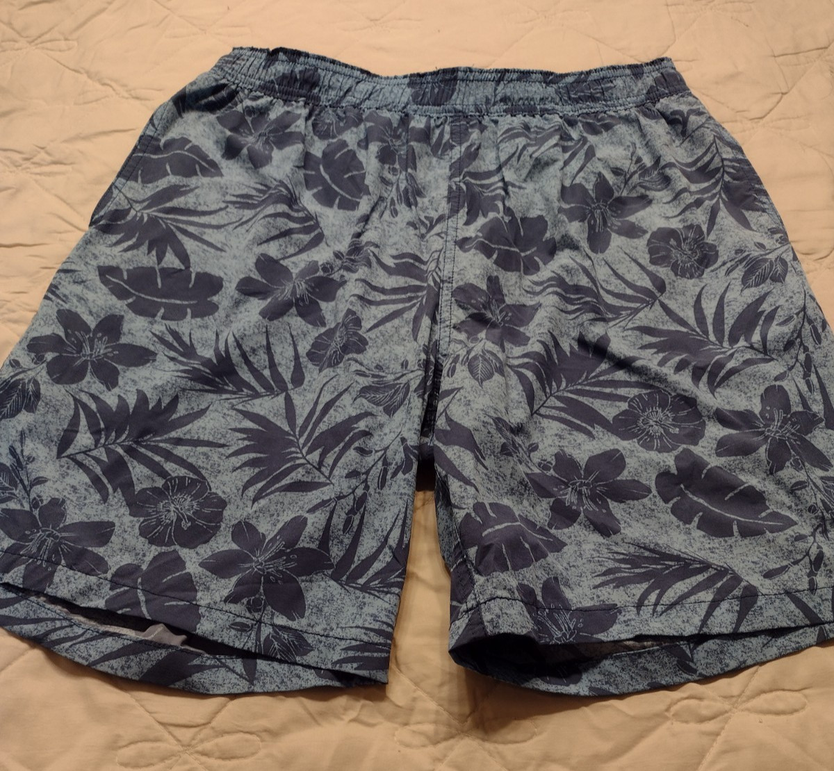 Kirkland Signature Men’s Swim Shorts Medium Floral Tropical Trunks