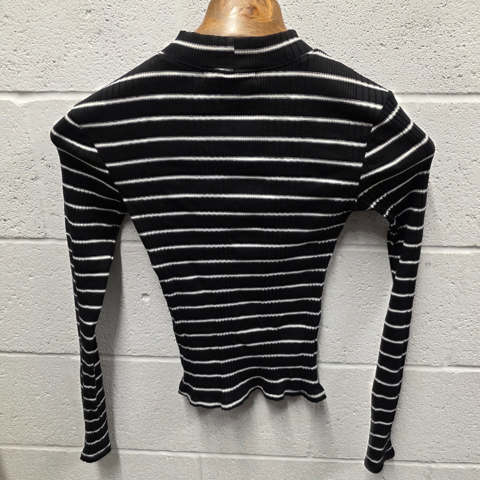 Perfectwhitetee Perfect White Tee Lauryn Shirt Striped knit black white XS