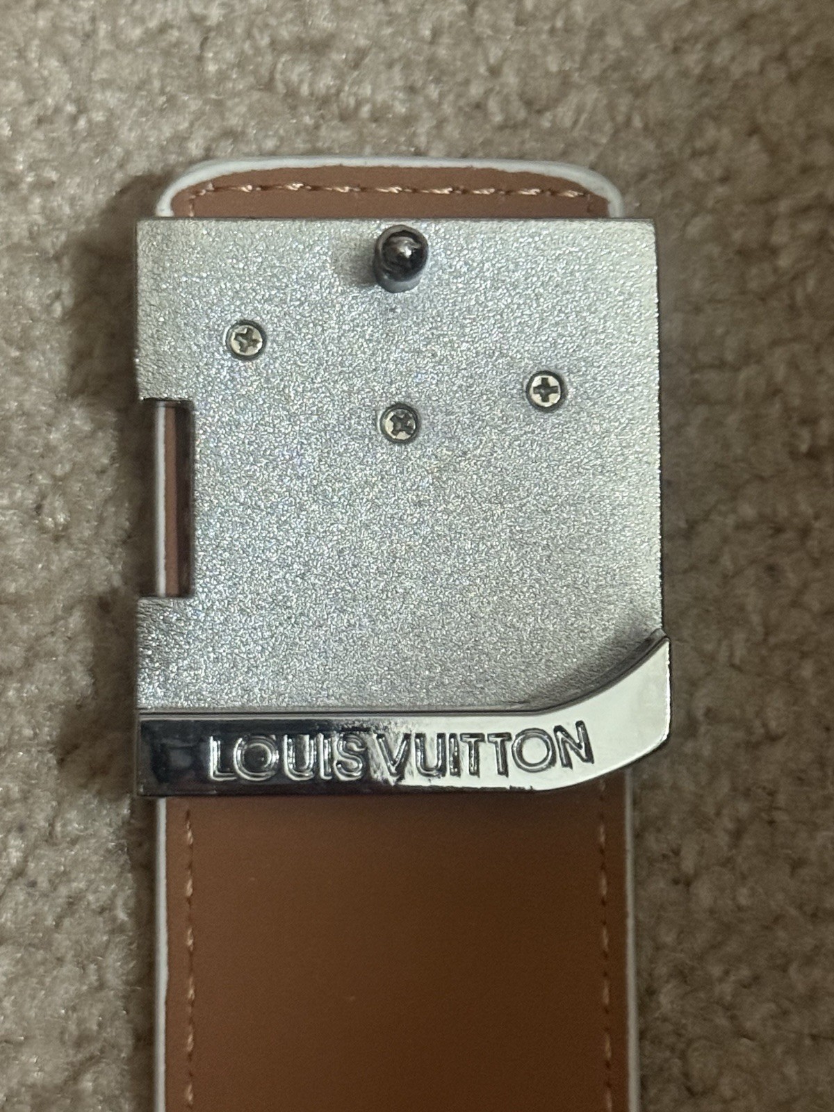 Louis Vuitton Men’s White Belt Size 30-34