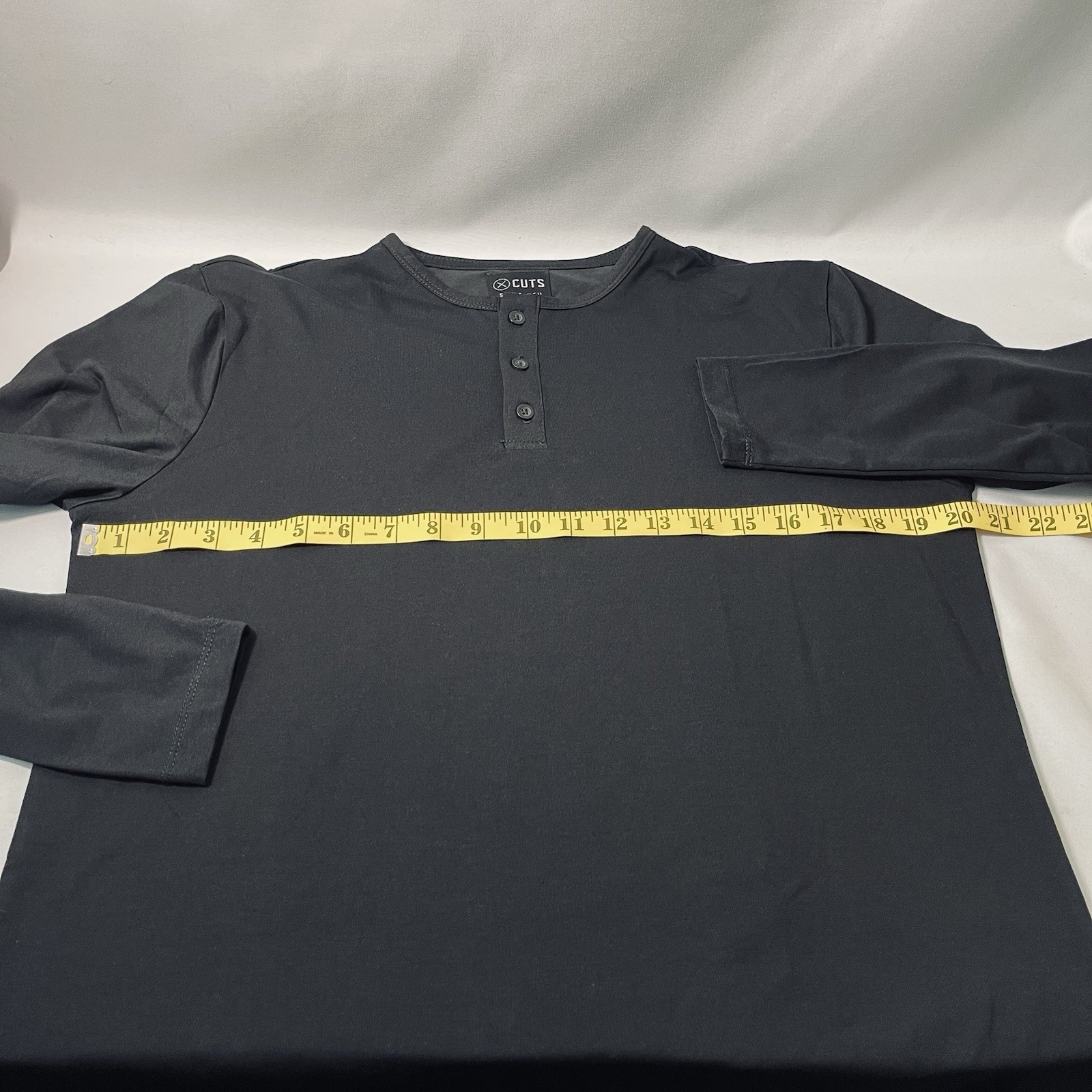 New Cuts Clothing Split Hem Long Sleeve Henley T-Shirt Men Size M Stretch Black