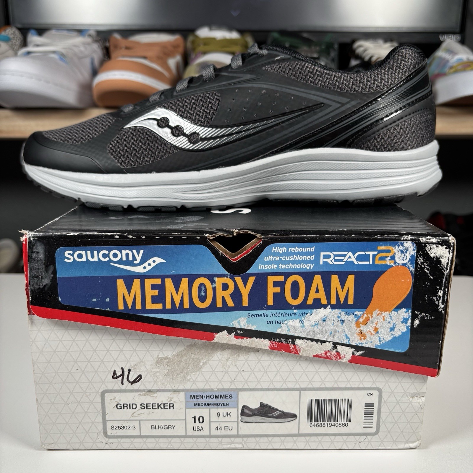 Sz 10 Saucony Grid Seeker Black Athletic Running Sneakers Shoes New In Box
