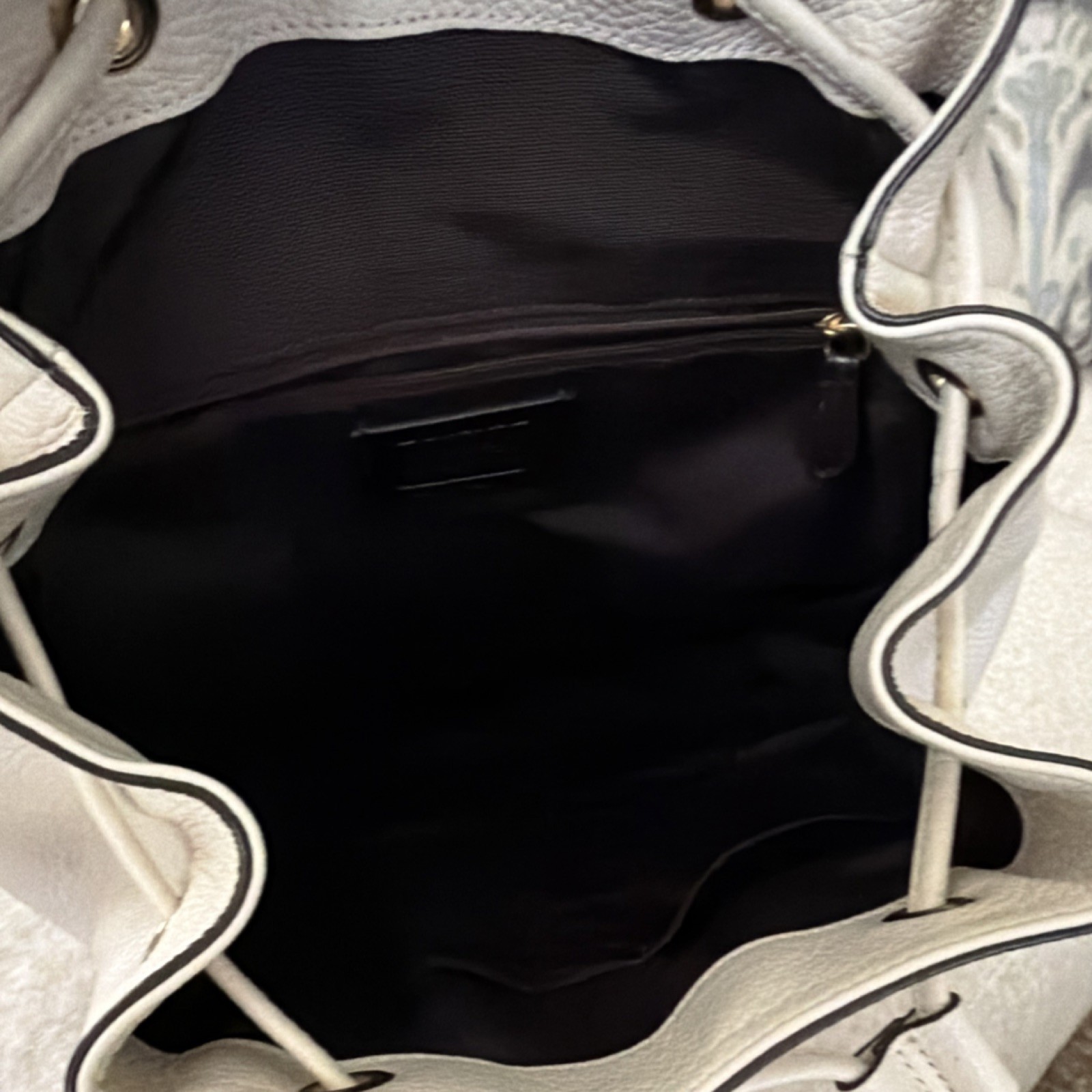 Coach White Drawstring Backpack Turn Lock, Gold Hardware, Detachable Strap