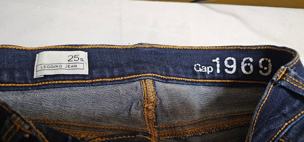 Gap 1969 Legging Jean in Dark Wash