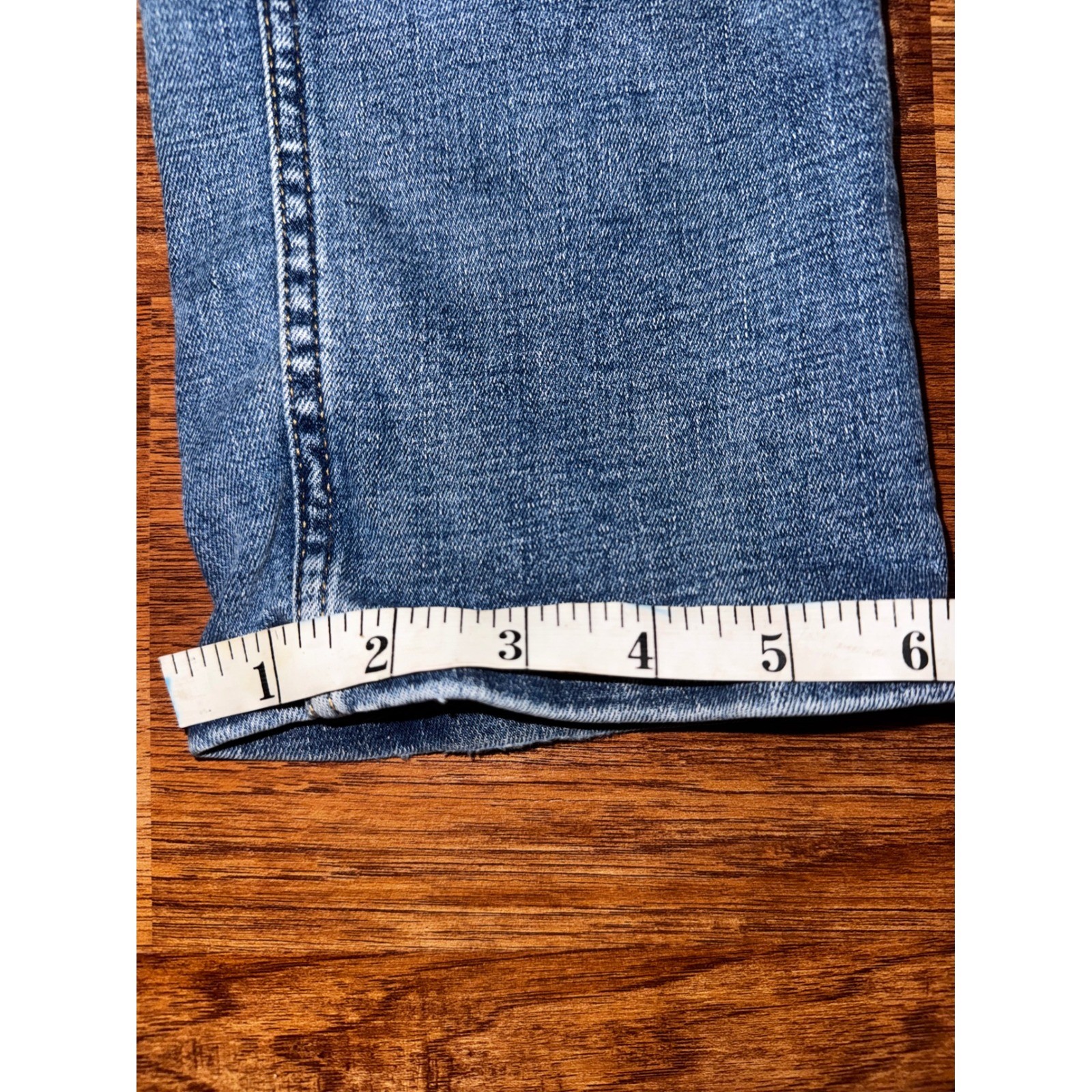 Old Navy 360 Stretch Slim Jeans Mens 32×30 Medium Wash Blue Distressed Denim