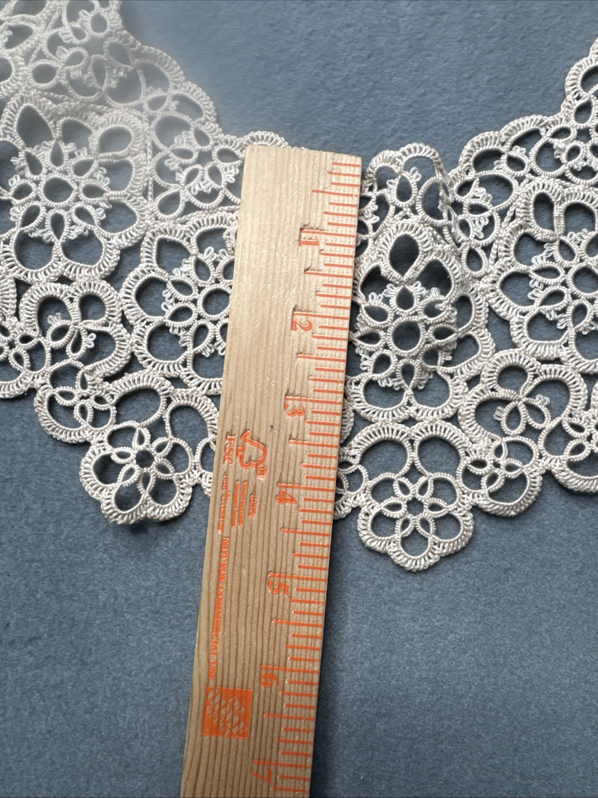 Vintage Tatted Lace Collar Cotton Floral Medallion Hong Kong Button Close