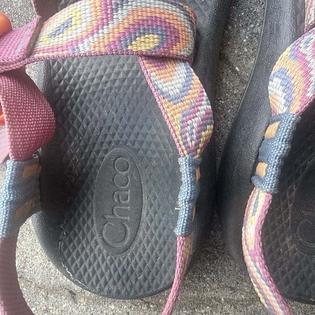 Girls Chacos In A Size 5