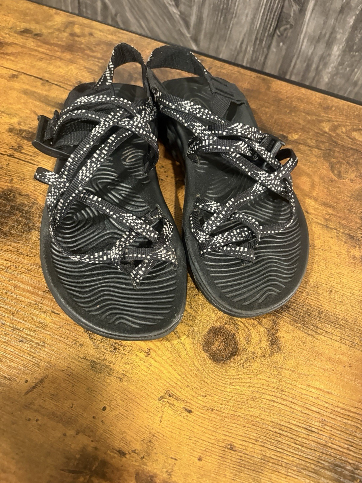 Chacos Women’s Size 7 Zvolv X2 Strappy Hiking Sport Sandals Black Dash Toe Loop