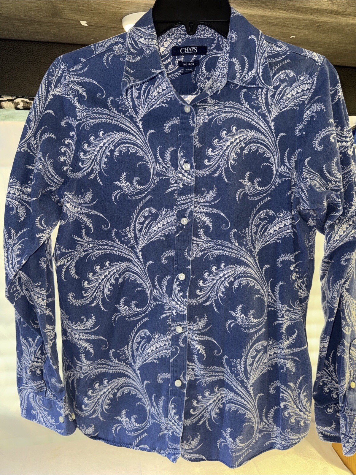 Chaps Top Women Medium Blue Floral No Iron Contrast Cuff Career Casual Button