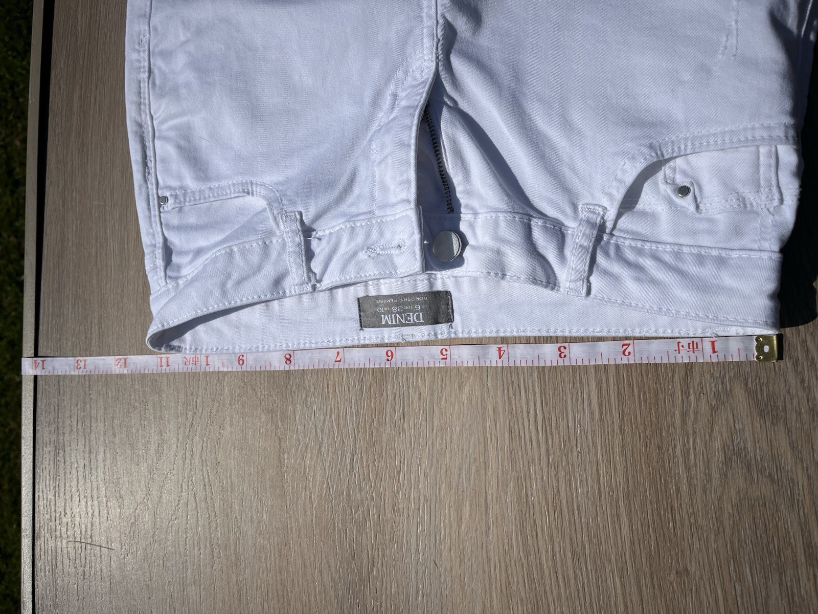 Dorothy Perkins White Denim Bermuda Shorts Size 10 Mid Rise 5-Pocket 30in